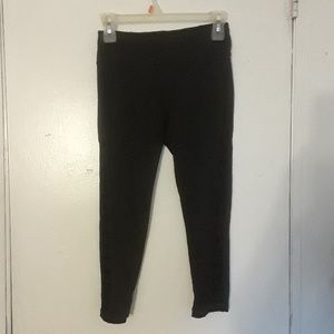 Betsey Johnson Black Capri Leggings